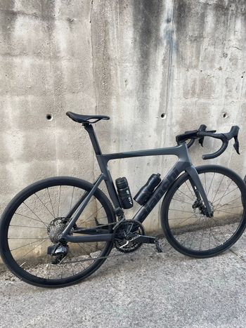 Tweedehands Bianchi Oltre Race 105 Di2 2025 2025 Road & Gravel — afbeelding 2 van 6