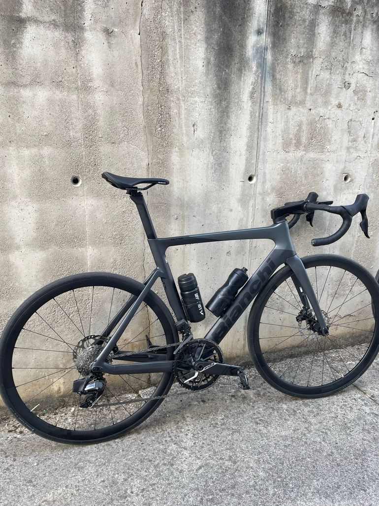 Tweedehands Bianchi Oltre Race 105 Di2 2025 2025 Road & Gravel — afbeelding 2 van 6