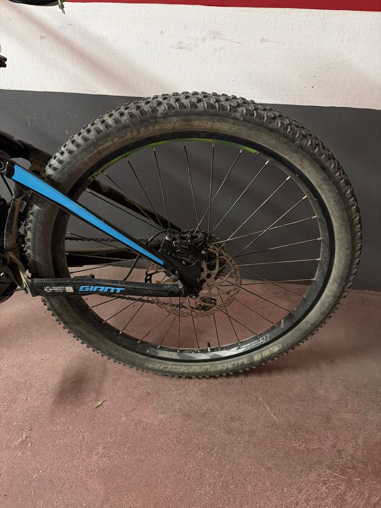 Used Giant Full-E+ 1 2017 2017 Mountainbike, Black, 27.5 — image 7 of 9