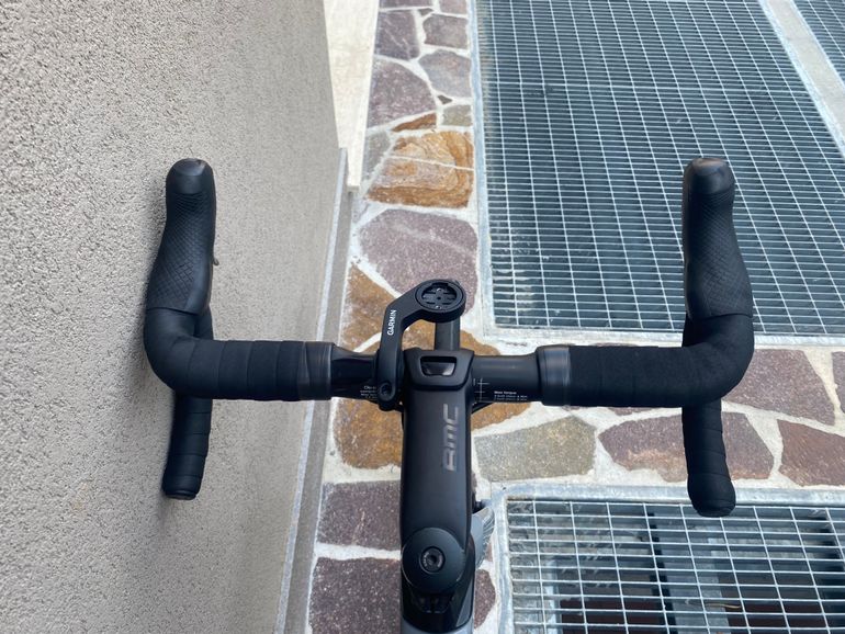Used BMC Roadmachine 01 ONE 2018 2018 Road & Gravel, Light Gray — image 2 of 4