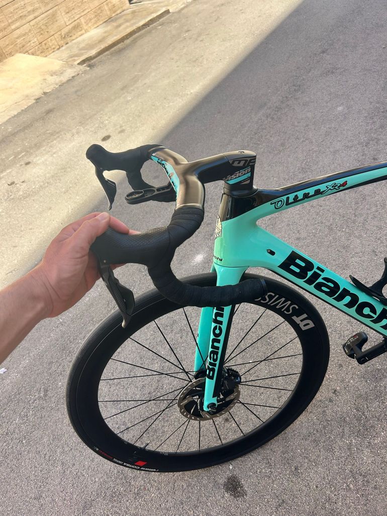 Tweedehands Bianchi Oltre XR4 Disc Dura Ace 2019 Frameset 2019 Road & Gravel — afbeelding 2 van 9