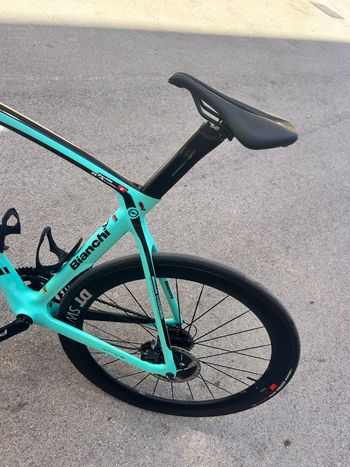 Tweedehands Bianchi Oltre XR4 Disc Dura Ace 2019 Frameset 2019 Road & Gravel — afbeelding 9 van 9