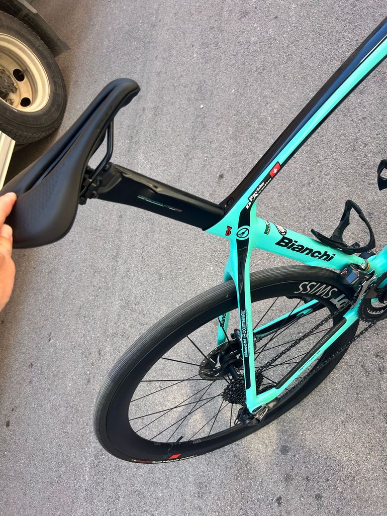 Tweedehands Bianchi Oltre XR4 Disc Dura Ace 2019 Frameset 2019 Road & Gravel — afbeelding 3 van 9