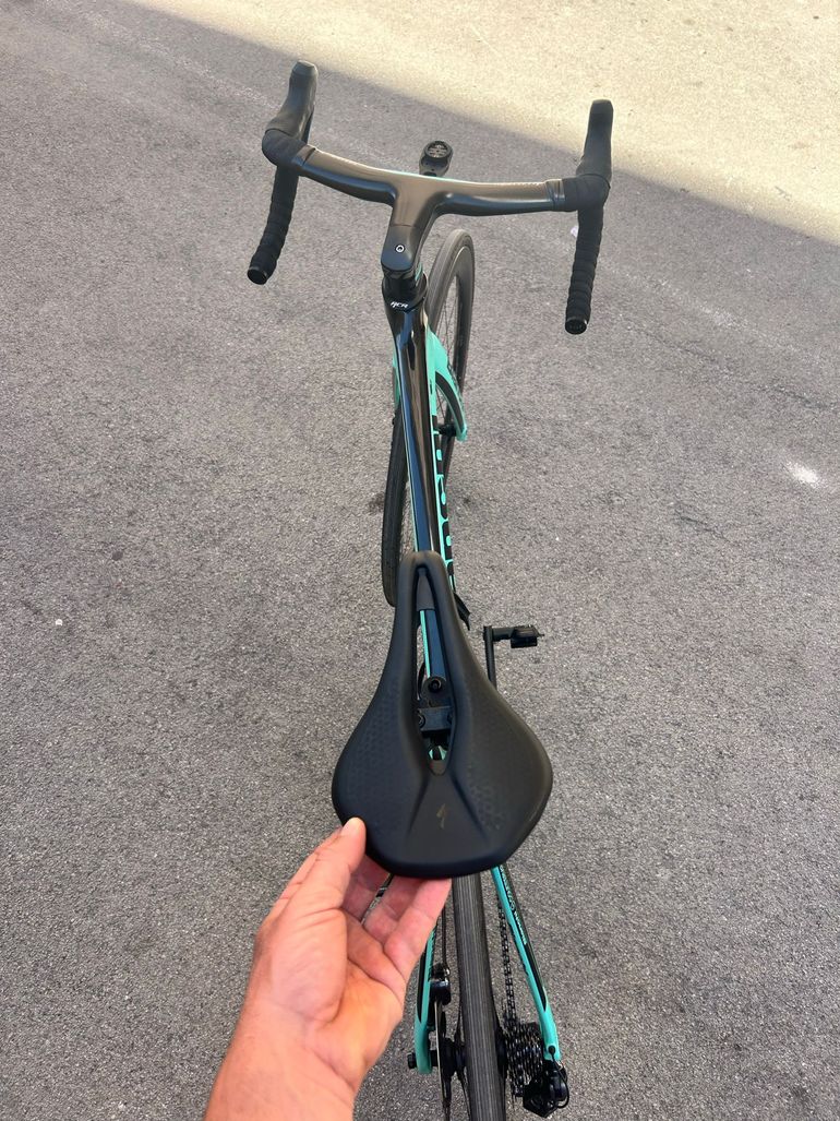Tweedehands Bianchi Oltre XR4 Disc Dura Ace 2019 Frameset 2019 Road & Gravel — afbeelding 6 van 9