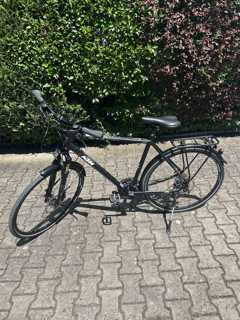 Gebrauchtes KTM Zeg Shimano Deore LX 2016 Urban, Schwarz — Bild 1 von 6