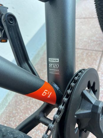 ROCKRIDER Mountainbike 27.5 Zoll ST120 Grau/Orange 2025 2025 Mountainbike d'occasion — image 13 sur 14