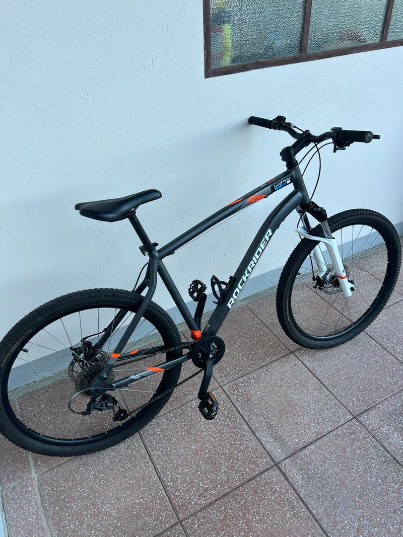 Brugt ROCKRIDER Mountainbike 27.5 Zoll ST120 Grau/Orange 2025 2025 MTB