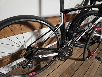 Tweedehands Scott Foil RC 2018 2018 Road & Gravel — afbeelding 2 van 4