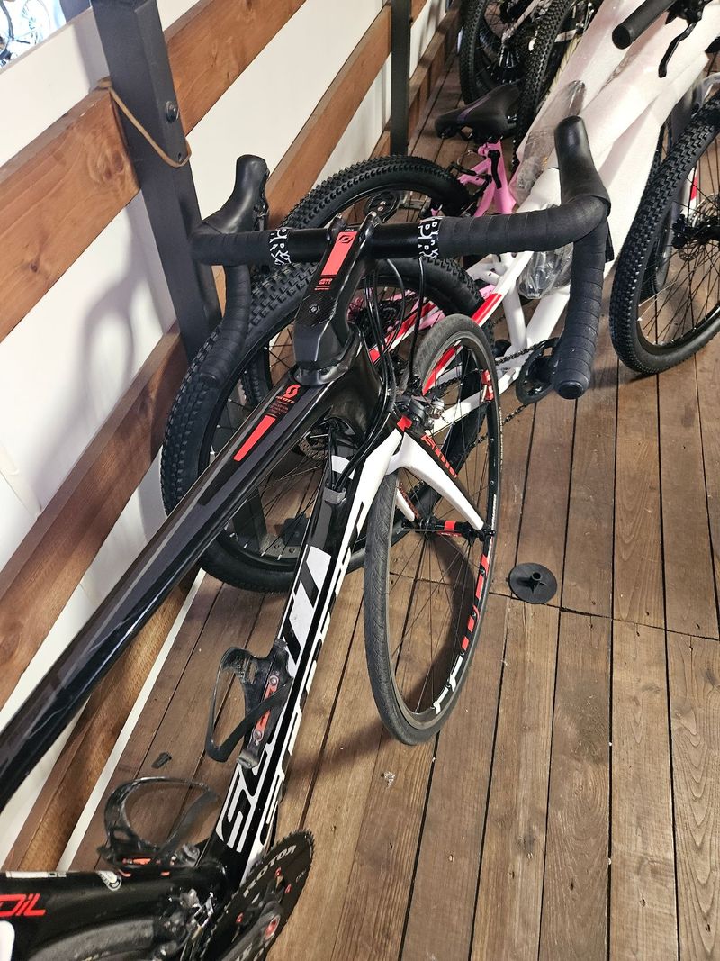 Tweedehands Scott Foil RC 2018 2018 Road & Gravel — afbeelding 3 van 4