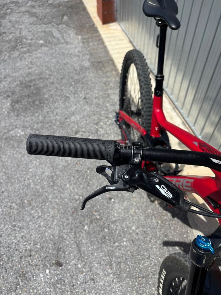 Used Lapierre Spicy CF 6.9 2021 2021 Mountainbike, Red, 29 — image 12 of 14