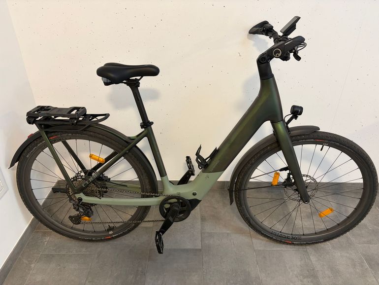 CUBE KATHMANDU HYBRID C:62, SLT 400X 2026 2026 Urban de segunda mano, Verde — imagen 1 de 3