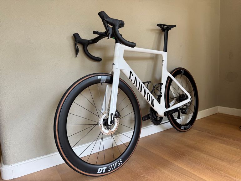 Canyon Aeroad CF SLX 8 Di2 2025 2025 Road & Gravel d'occasion — image 2 sur 7