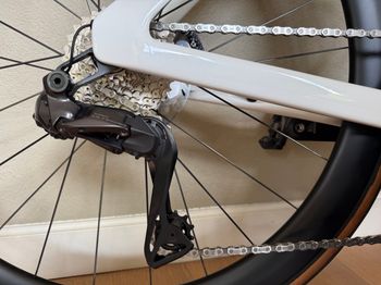 Canyon Aeroad CF SLX 8 Di2 2025 2025 Road & Gravel d'occasion — image 5 sur 7