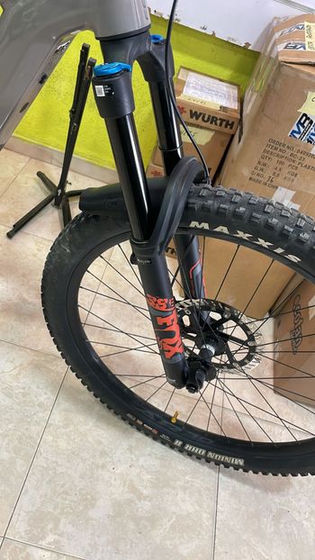 Gebrauchtes Focus SAM² 6.8 2023 2023 Mountainbike, Hellgrau, 29 — Bild 4 von 6