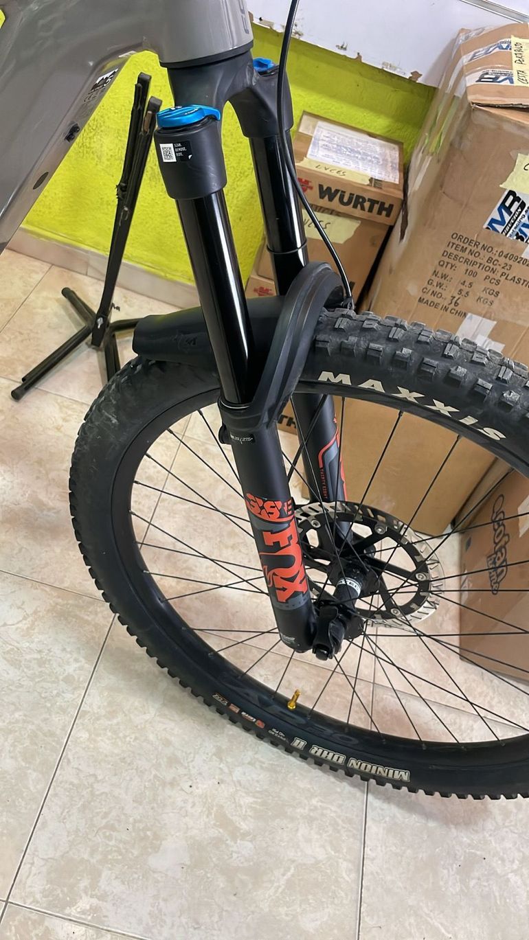 Gebrauchtes Focus SAM² 6.8 2023 2023 Mountainbike, Hellgrau, 29 — Bild 4 von 6