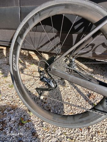 Scott Addict 50 2025 2025 Road & Gravel de segunda mano, Verde — imagen 9 de 10