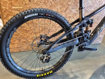 Pivot PHOENIX Pro Saint 2025 2025 Mountainbike de segunda mano, Negro — imagen 9 de 10