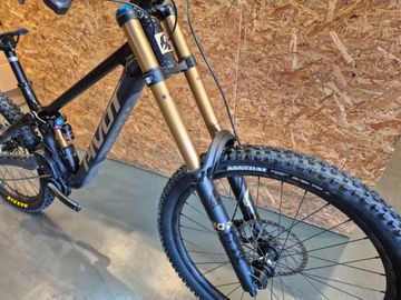 Pivot PHOENIX Pro Saint 2025 2025 Mountainbike de segunda mano, Negro — imagen 5 de 10
