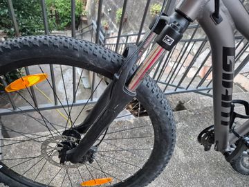 Giant Talon 29 1 2022 2022 Mountainbike usato, Grigio chiaro — immagine 3 di 6