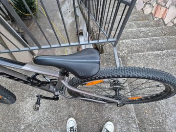 Giant Talon 29 1 2022 2022 Mountainbike usato, Grigio chiaro — immagine 5 di 6