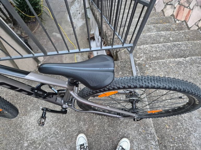 Used Giant Talon 29 1 2022 2022 Mountainbike, Light Gray, 29 — image 5 of 6