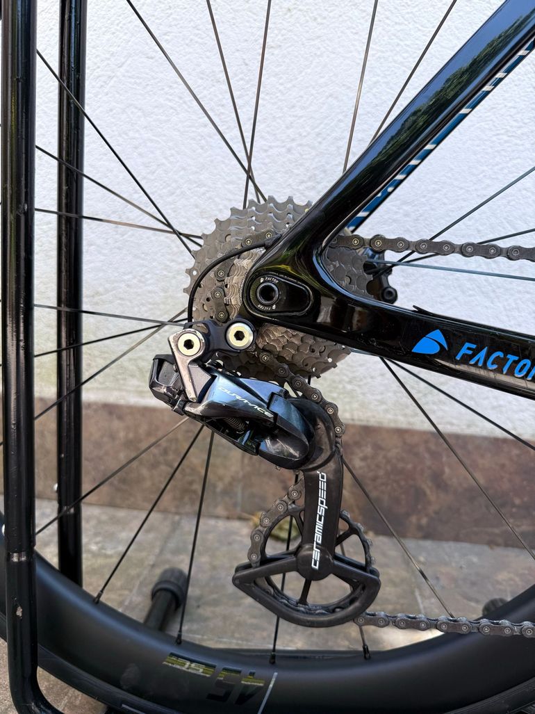 Factor One Shimano Dura Ace Di2 2022 Road & Gravel d'occasion — image 5 sur 9