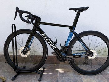 Factor One Shimano Dura Ace Di2 2022 Road & Gravel d'occasion — image 2 sur 9