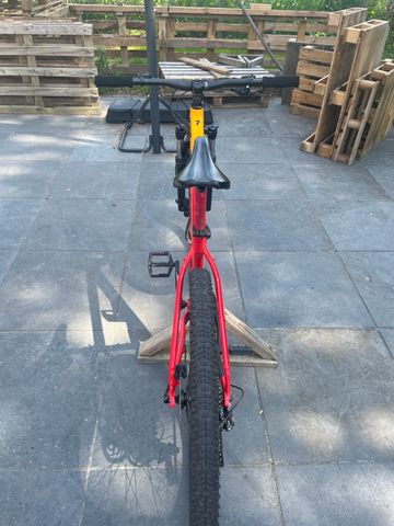 Gebrauchtes Trek Marlin 7 Gen 2 2023 2023 Mountainbike, Rot, 27.5, 29 — Bild 2 von 4