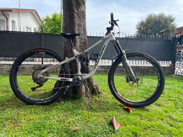 Used Lee Cougan Quest Limited 2023 2023 Mountainbike, White, 29 — image 1 of 11