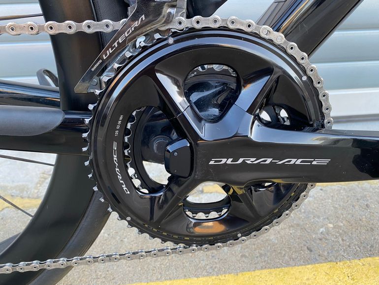 Used Colnago V4Rs Disc Ultegra Di2 8100 w/Fulcrum Racing Wind 400 Wheels 2024 2024 Road & Gravel, Black — image 11 of 12