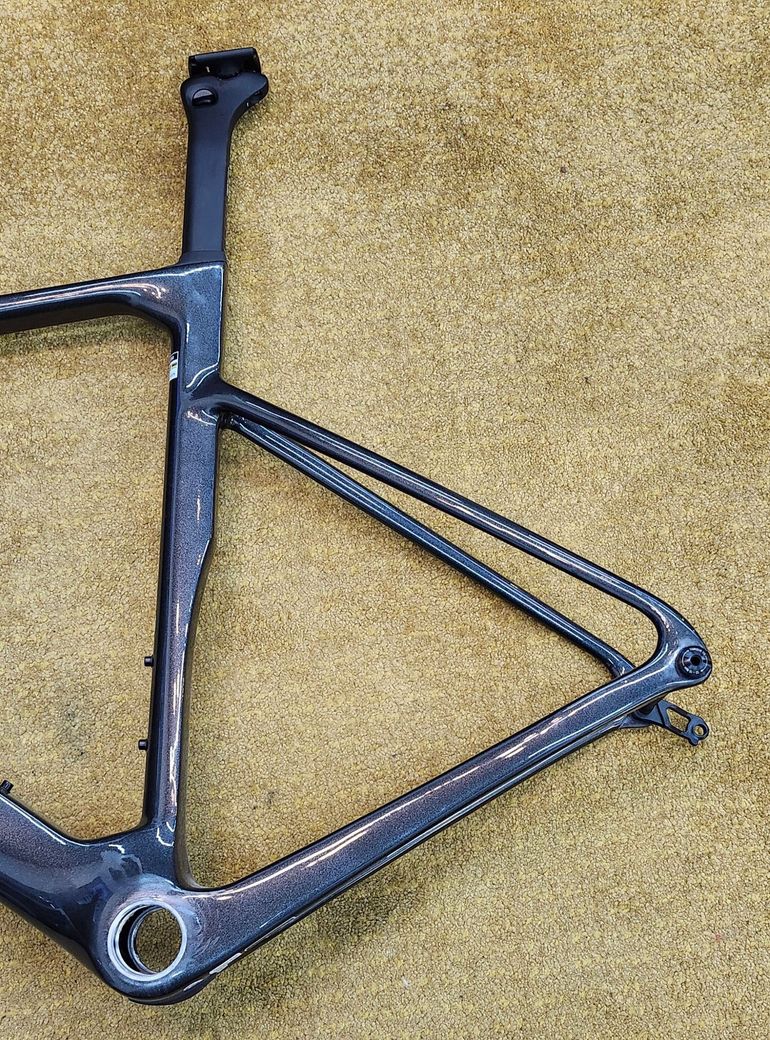 Used Cervélo 2024 Cervelo Soloist Frameset Frameset 2024 Road & Gravel, Black — image 3 of 7