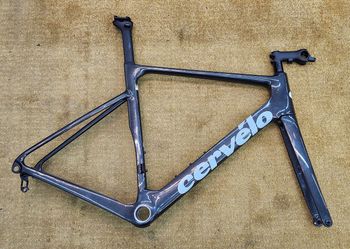 Used Cervélo 2024 Cervelo Soloist Frameset Frameset 2024 Road & Gravel, Black — image 4 of 7