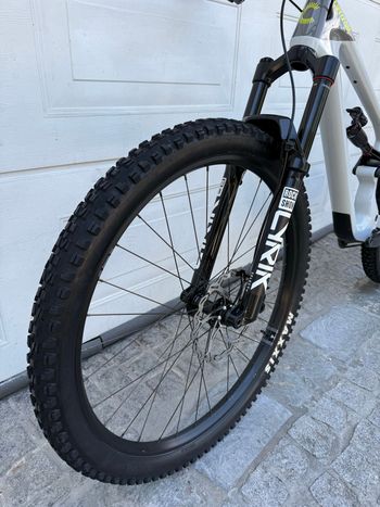 Used Cannondale Habit Carbon LT 1 2025 2025 Mountainbike, Light Gray — image 9 of 15