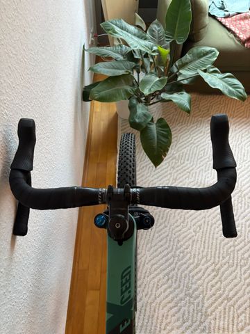 Used Canyon Exceed CF 8 2024 2024 Mountainbike, Green, 29 — image 3 of 13