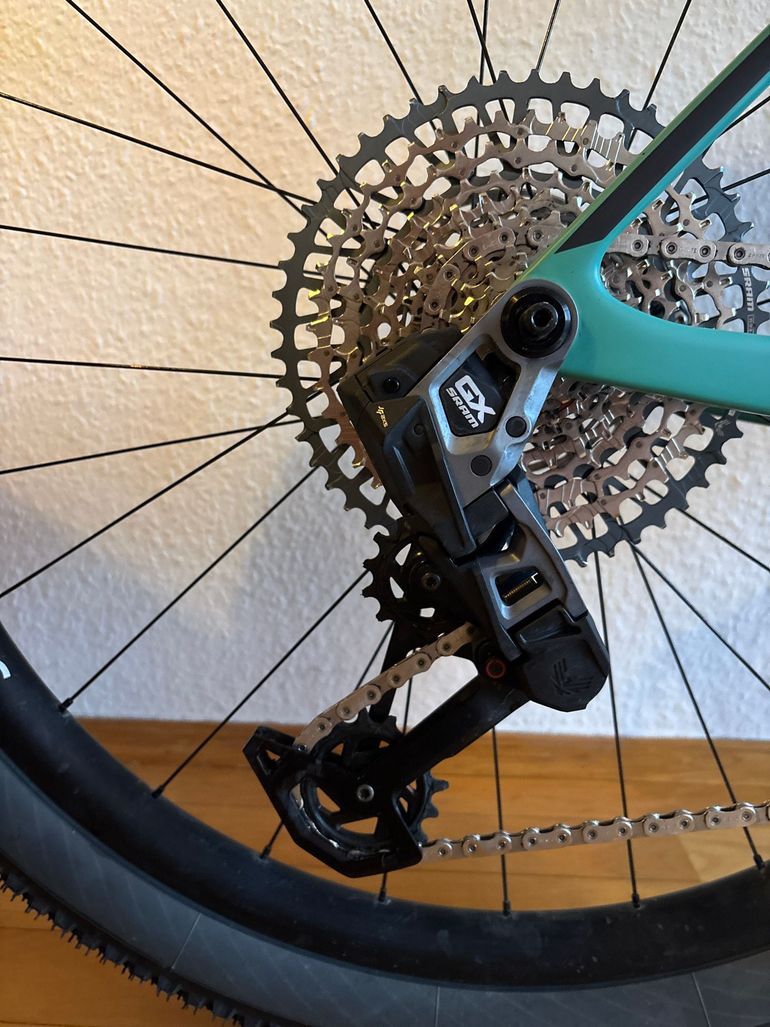 Used Canyon Exceed CF 8 2024 2024 Mountainbike, Green, 29 — image 2 of 13