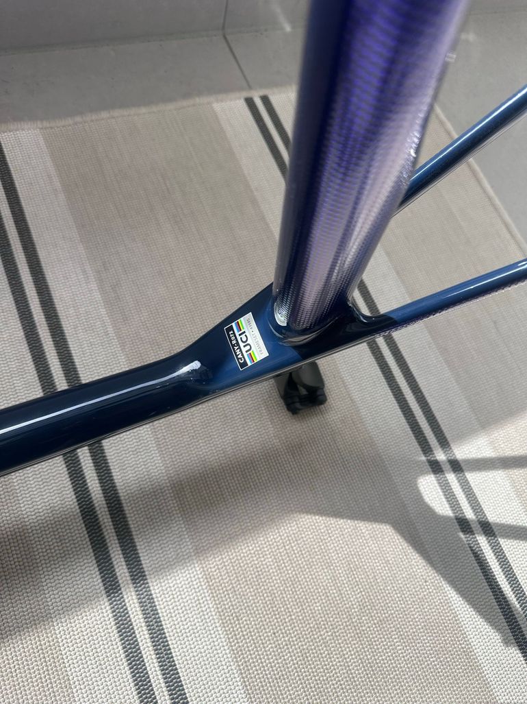 Used Canyon Endurace CF SLX 8 Di2 Aero 2023 Frameset 2023 Road & Gravel, Blue — image 2 of 17