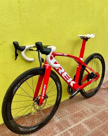 Used Trek Madone SLR 6 Disc 2020 2020 Road & Gravel, Red — image 2 of 3