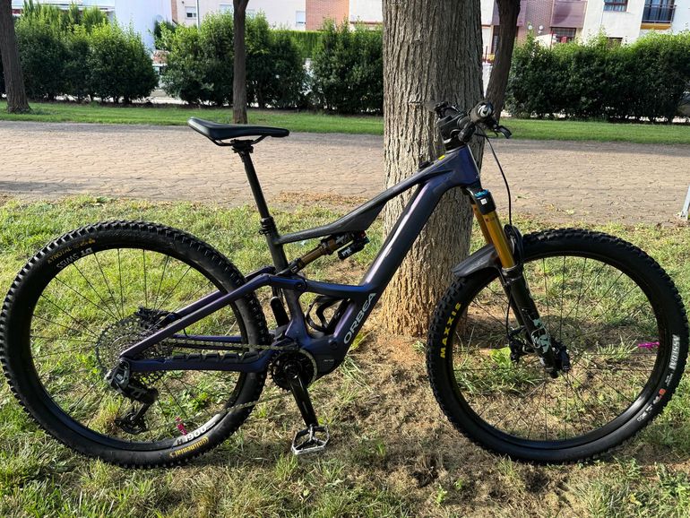 Used Orbea Rise LT M10 2025 2025 Mountainbike, Purple, 29 — image 7 of 10