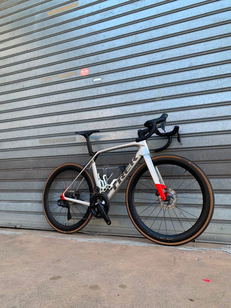 Used Trek Madone SL 7 Gen 8 2026 2026 Road & Gravel, Light Gray — image 2 of 6