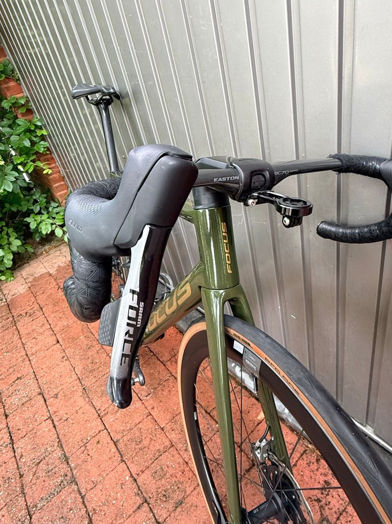 Used Focus Izalco SRAM Red eTap AXS 2023 Road & Gravel, Green — image 8 of 10
