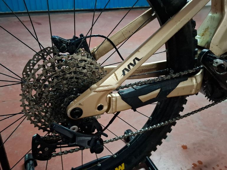 Used Lapierre Overvolt AM 5.6 2022 Mountainbike, Orange — image 4 of 9