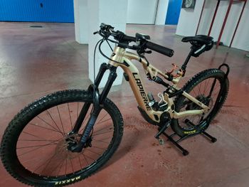 Used Lapierre Overvolt AM 5.6 2022 Mountainbike, Orange — image 7 of 9