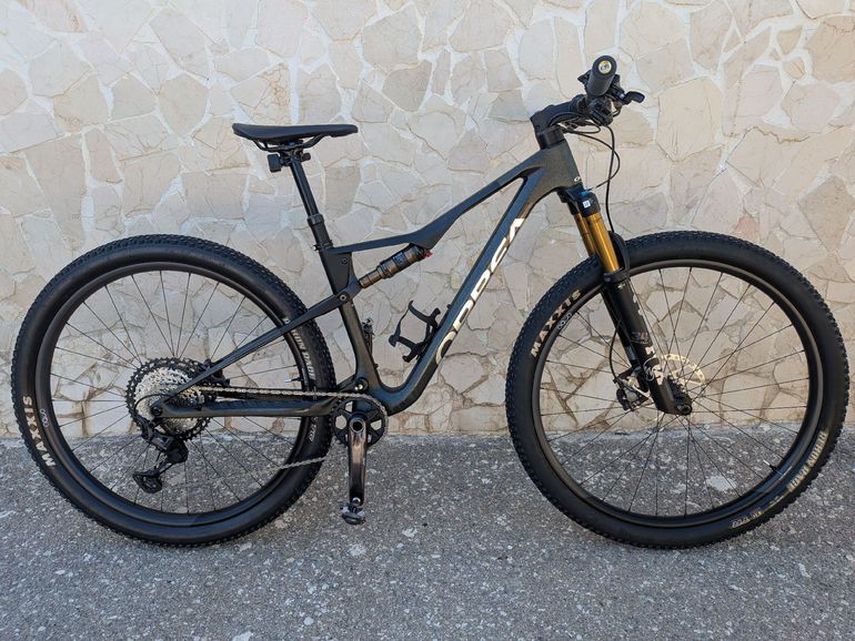 Used Orbea OIZ M10 2024 2024 Mountainbike, Black, 29 — image 1 of 11