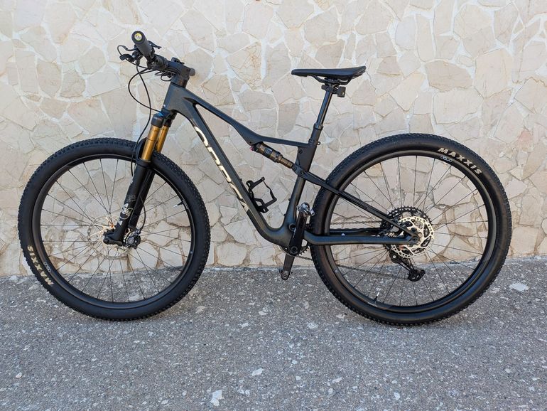 Used Orbea OIZ M10 2024 2024 Mountainbike, Black, 29 — image 2 of 11