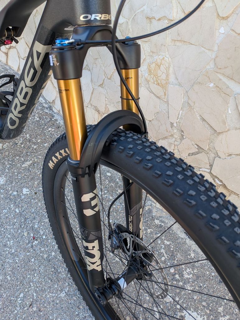 Used Orbea OIZ M10 2024 2024 Mountainbike, Black, 29 — image 5 of 11