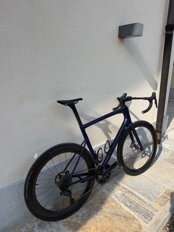 Used Specialized Tarmac Shimano Ultegra Di2 2024 Road & Gravel, Blue — image 2 of 9