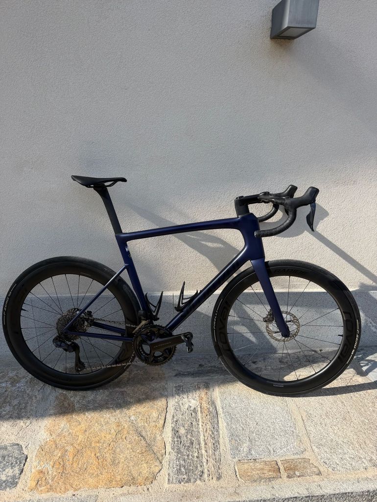 Used Specialized Tarmac Shimano Ultegra Di2 2024 Road & Gravel, Blue — image 1 of 9