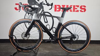 Used Cannondale SystemSix Carbon Ultegra 2023 2023 Road & Gravel, Light Gray — image 3 of 20