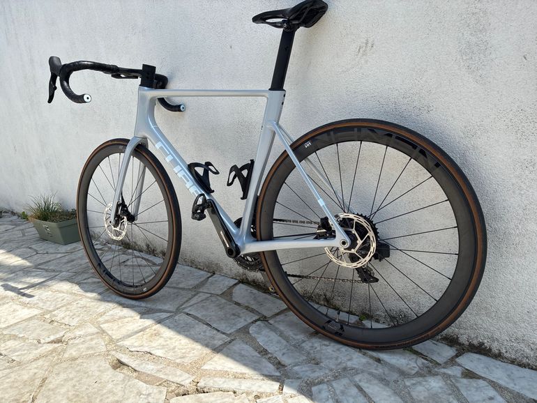 CUBE LITENING AIR C:68X, PRO 2025 2025 Road & Gravel usato, Grigio chiaro — immagine 2 di 7