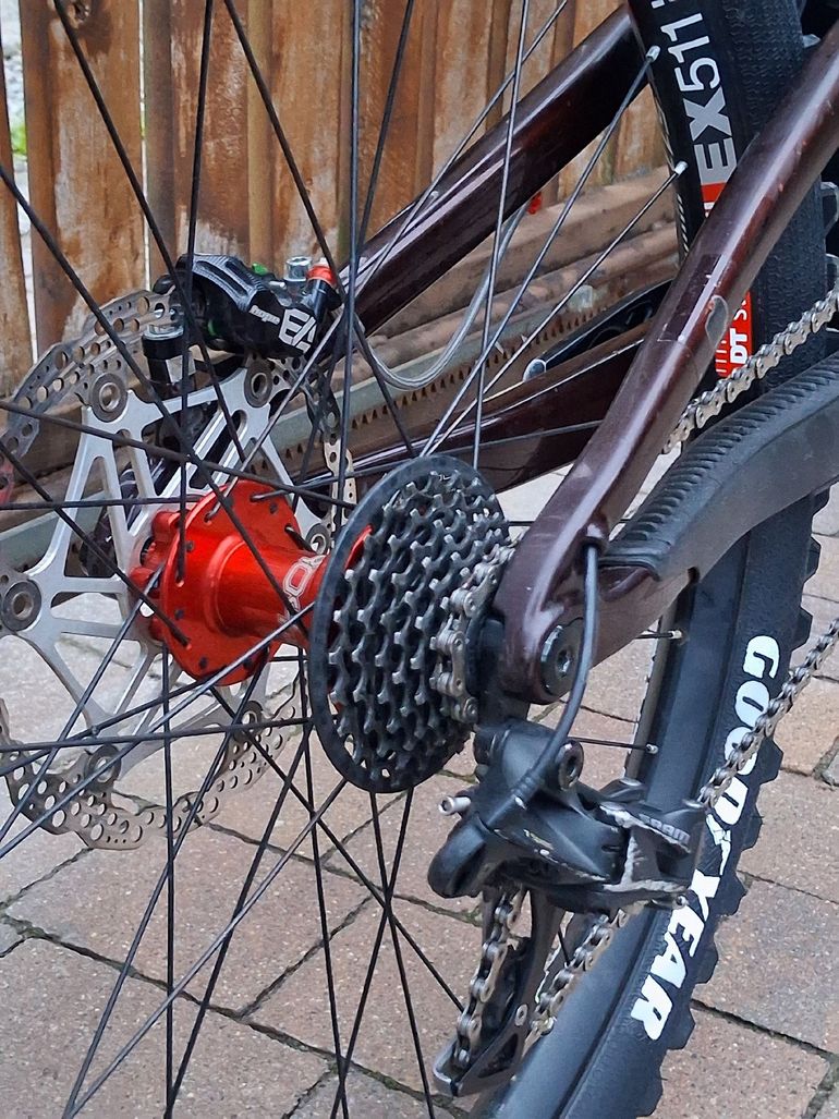 Gebrauchtes Santa Cruz V10 S MX / Carbon CC 2023 2023 Mountainbike, Rot, 29, 27.5 — Bild 8 von 9
